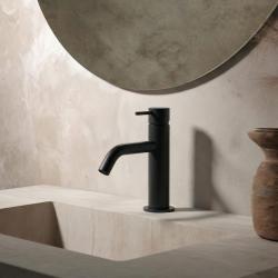 Waterevolution Flow basin tap matt black T110PR
