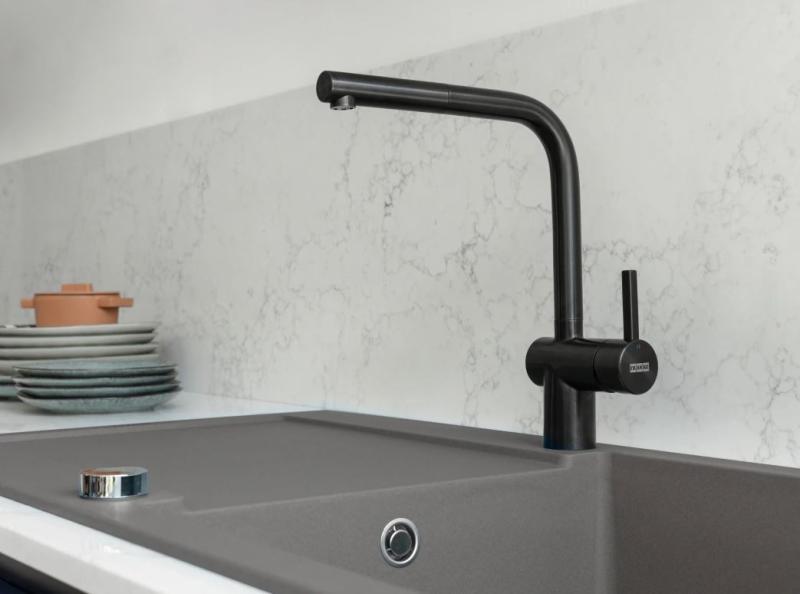Franke brushed black kitchen tap Atlas Neo with extendable spout 115.0666.436