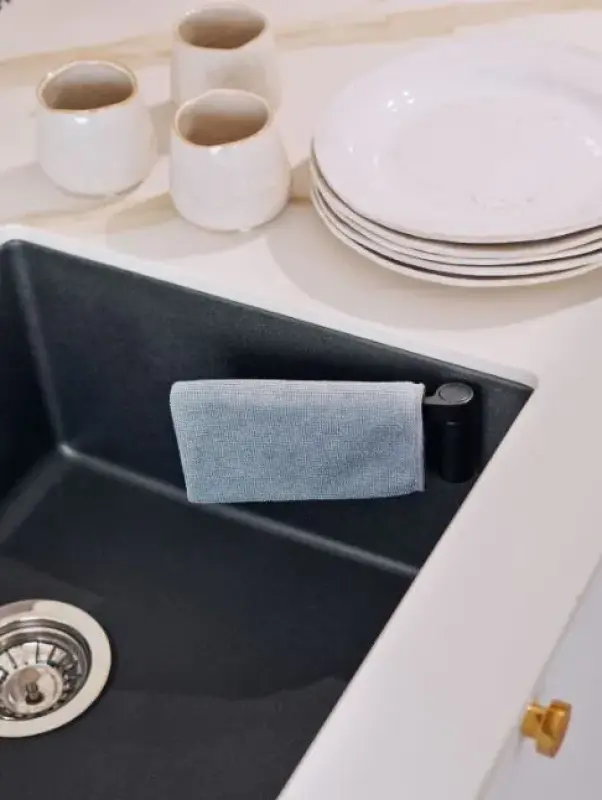 Magisso Magnetic Towel Holder straight plastic black 30201011