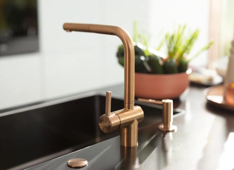 Franke copper Kitchen tap Atlas Neo with extendable spout pvd copper 115.0638.842