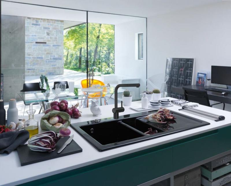 Franke Brushed Black Sensor Kitchen tap Atlas Neo With Pull Out Spout 115.0625.527