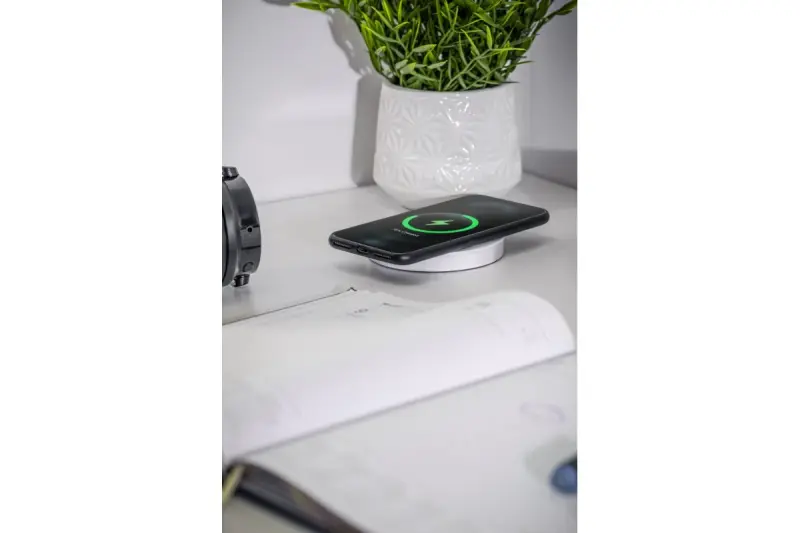 Indux Lift retractable pen earth white kitchen socket in worktop with lighting, 2 x USB and wireless charging 1208957837