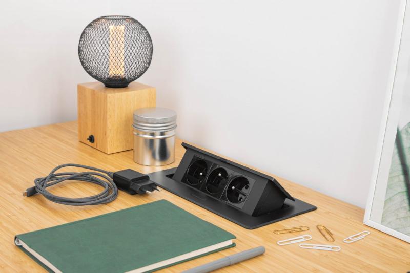 SOFT pull-out power socket