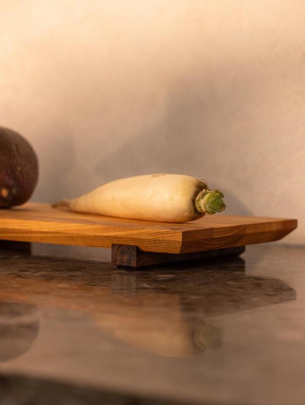 Woodsea Sushi M - Ash Wood Sushi Board with Walnut Legs 30x17 cm 1208971585